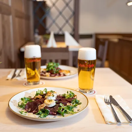 Otel Schattenhofer Braugasthof 3*