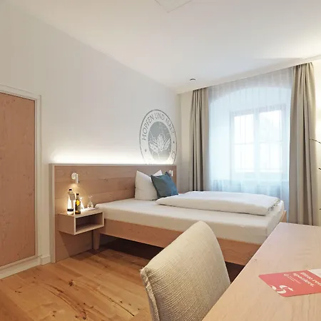 Schattenhofer Braugasthof Otel 3*
